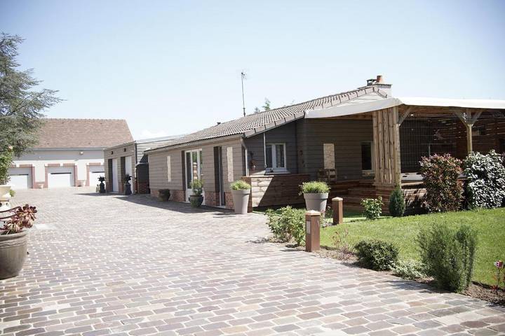 Gîte pour 2 personnes, avec jacuzzi à Monéteau