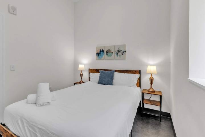 Vacation rental for 2 people, kid friendly in Pittsburgh