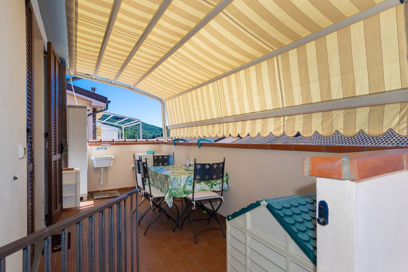 Holiday Home 'La Casa Dei Limoni' with Sea View, Private Terrace and Balcony in Riotorto, Etruscan Coast
