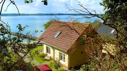 Ferienhaus für 4 Personen, mit Ausblick und Seeblick sowie Garten und Balkon in Alt Schwerin