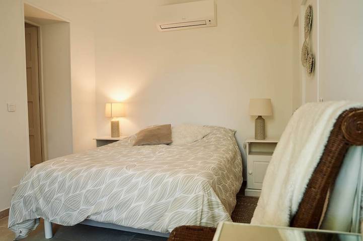 Maison de vacances pour 2 personnes, avec piscine et jardin à Tourrette-Levens