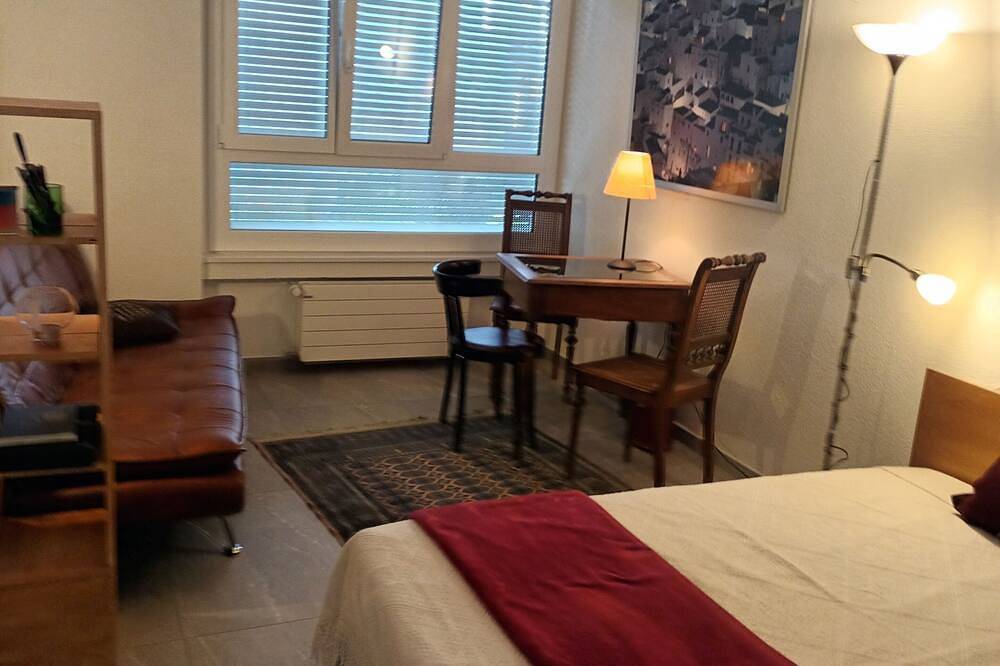 Ganze Wohnung, \"Lula\" Wohnung - am Quai - und glücklich sein!  3,5 Zimmer & Loggia; bis 5 Gäste in Locarno, Tessiner Alpen