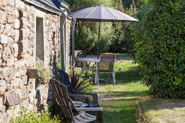 Landhaus „Ty Bihan“ nahe Strand, mit Terrasse, privatem Garten und WLAN in Mahalon, Côte de Cornouaille