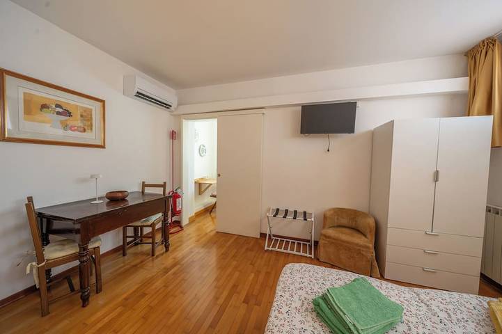 Ganze Wohnung, Gemütliches Studio mit Garten, free Parkplatz–10' vom Flughafen, 20' vom Venedig in Venedig, Lagune von Venedig