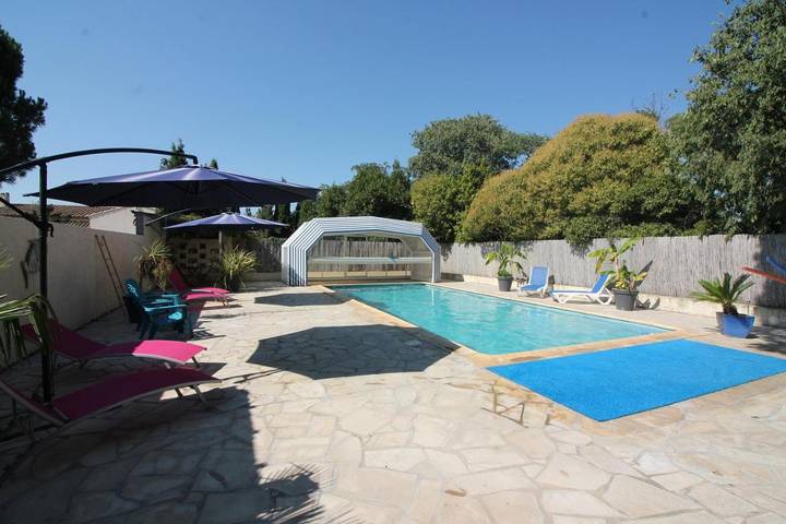 Gîte pour 2 personnes, avec vue ainsi que jardin et piscine à Saint-Nazaire-d'Aude