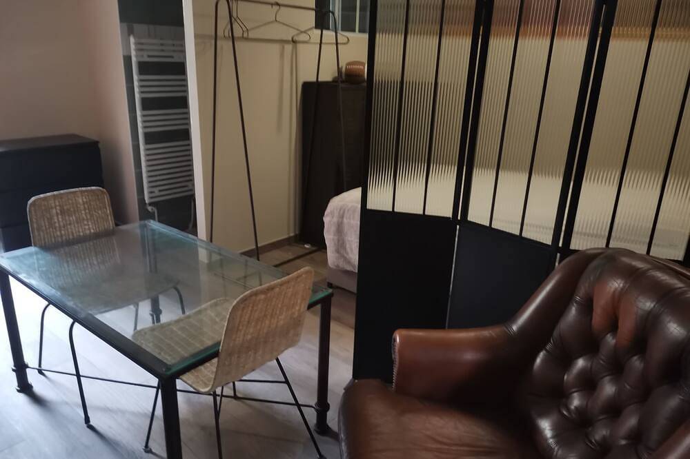 Entire apartment, Apartment in House in Meudon, Hauts-de-Seine