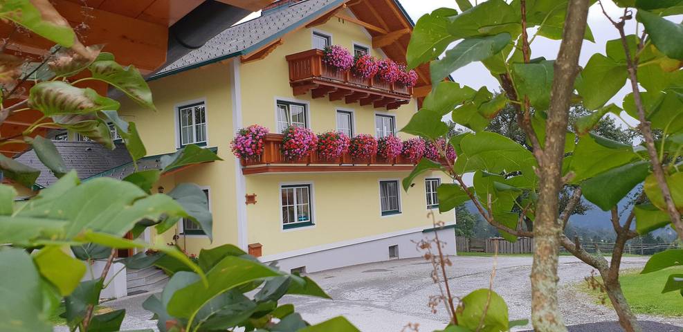 Ferienwohnung für 4 Personen, mit Balkon und Garten
