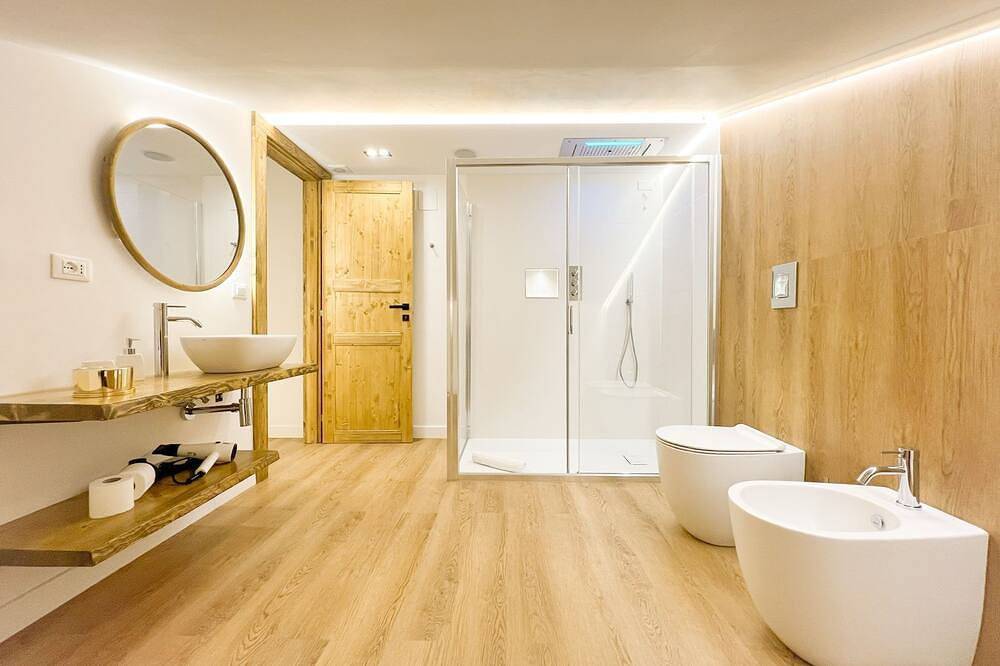 Luxury Room with emotional shower and chromotherapy - 2min from Hospital and Gdf in L'Aquila, Gran Sasso