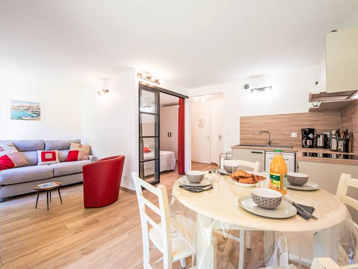 Gîte pour 4 personnes, avec terrasse et jardin à Gassin