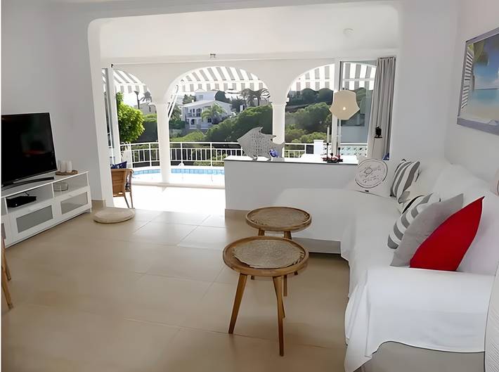 La Golondrina beach and pool in Urbanización Villa del Mar, Vélez-Málaga