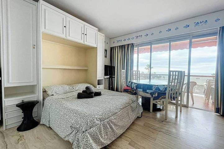 Gîte pour 2 personnes, avec balcon dans Office De Tourisme De Golf Juan - 2