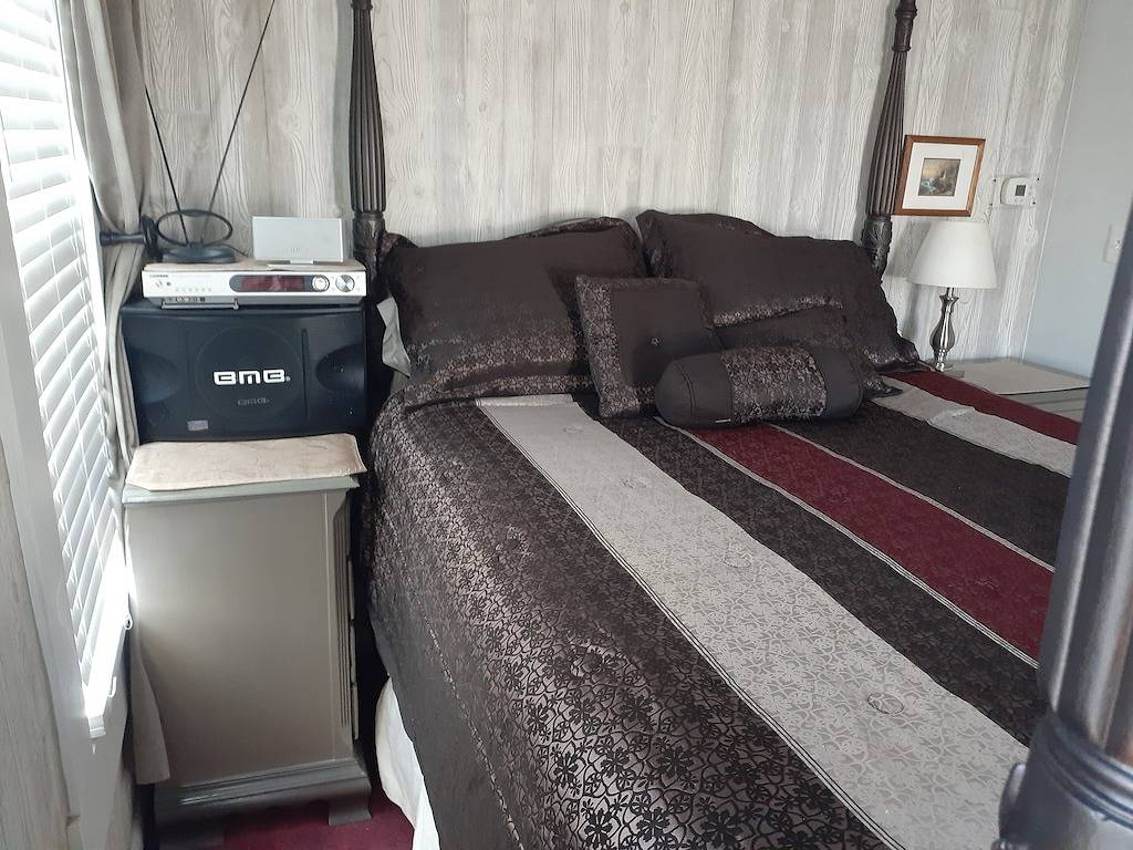 Ganze Wohnung, Alpenrose #2 Jacuzzi City Bar in New Albany, Indiana