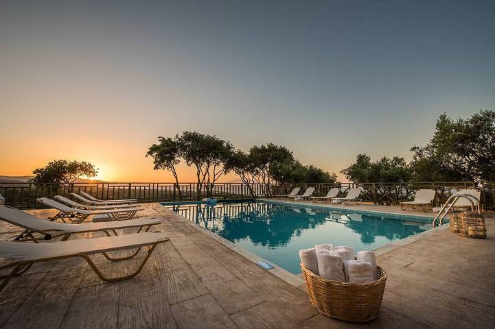 Villa für 4 Personen, mit Balkon und Pool sowie Garten - 1