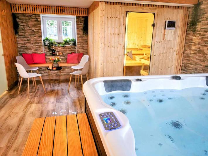 Location de vacances pour 20 personnes, avec jardin ainsi que vue et sauna, animaux acceptés à Tintigny - 3