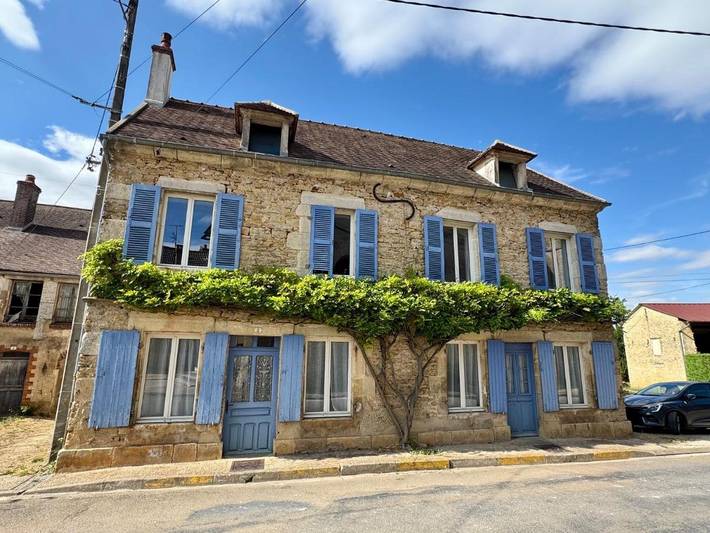 Location de vacances pour 9 personnes, avec Terrasse à Montillot