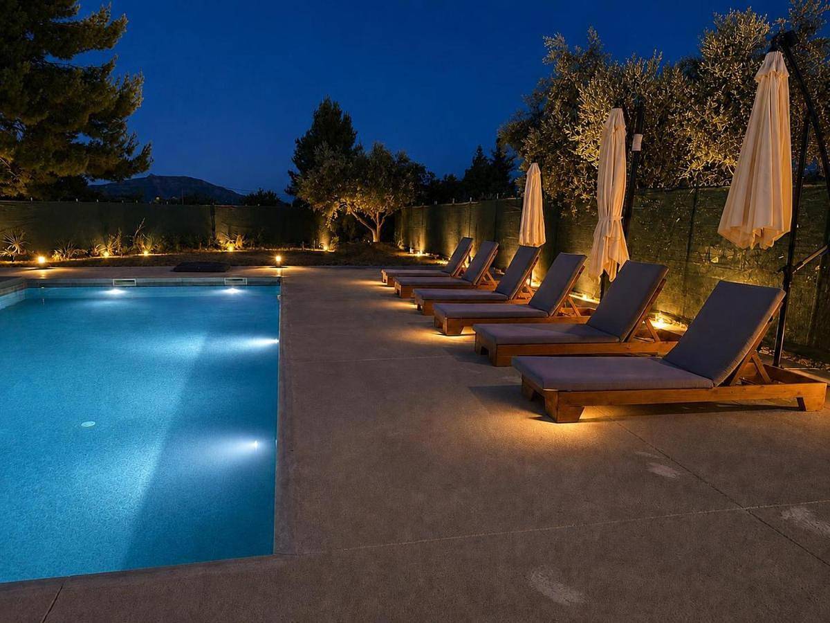 Paloma Mansion- Villa with Private Pool Embraced by Nature By Villa Mana Gers in Βανάτο, Ζάκυνθο