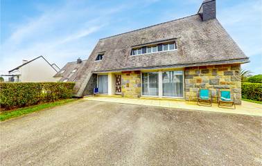 Gîte pour 6 personnes, avec terrasse et jardin dans Kerhostin