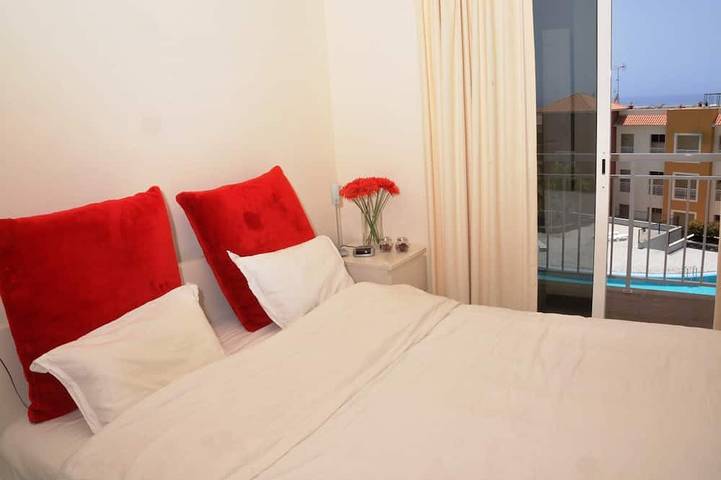 Appartement entier, Appartement avec grande terrasse sur le toit et vue mer panoramique in Callao Salvaje, Adeje