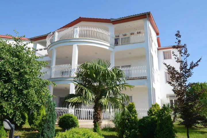 Ferienwohnung für 4 Personen, mit Balkon und Terrasse sowie Garten und Kinderpool in Nova Vas - 4
