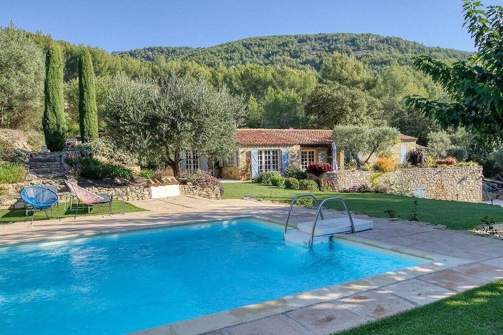 Magnificent House with Garden and Pool Sea View in Sanary-sur-Mer, Mittelmeerküste (Frankreich)
