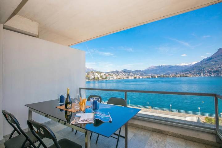 Ferienwohnung für 4 Personen, mit Terrasse und Seeblick, mit Haustier in Paradiso