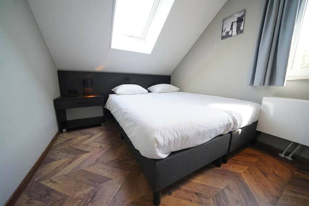 Villa for disabled people with 5 bedrooms and 2 bathrooms in Kampen, Veluwemeer