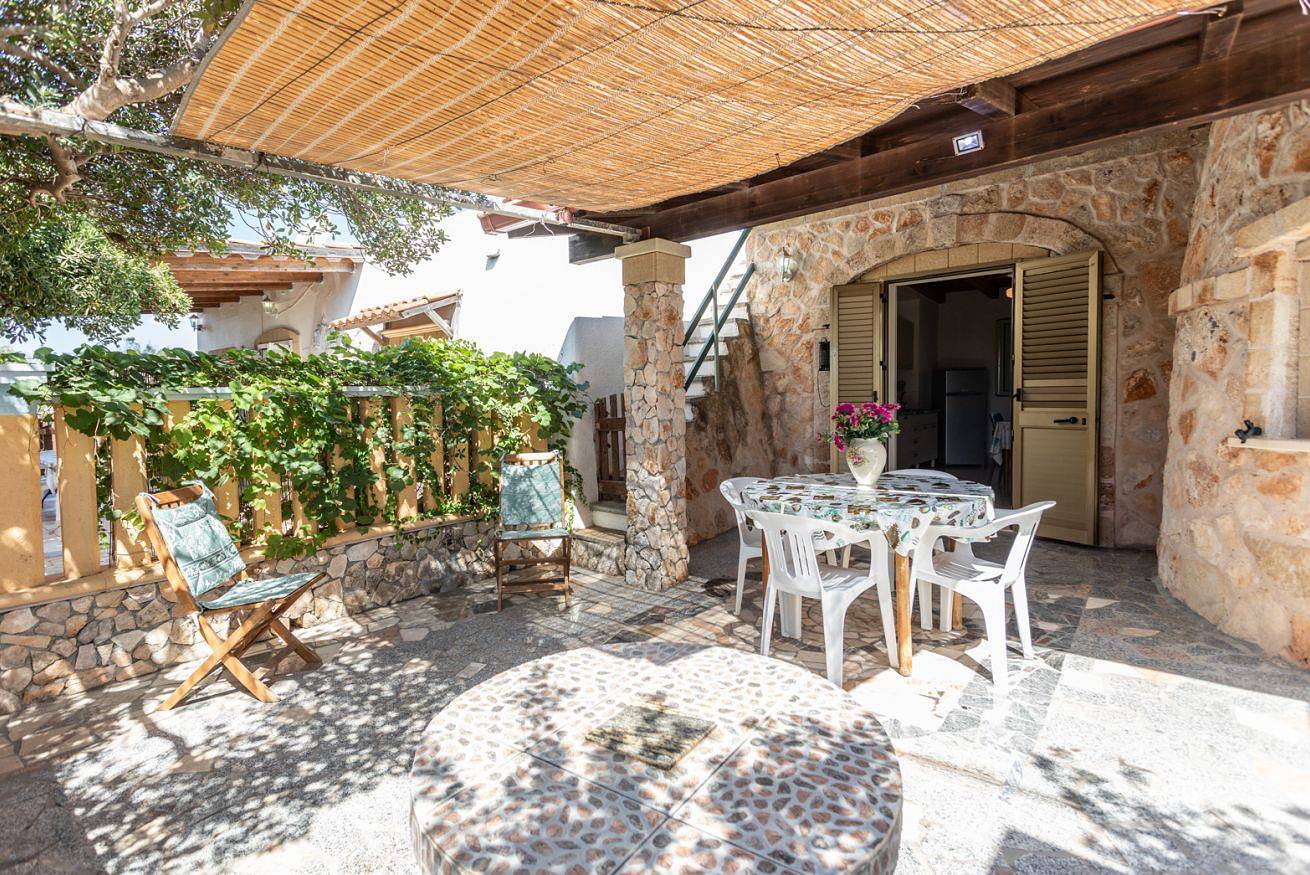 Apartamento entero, Villetta Azalea with garden, 2 bedrooms, Torre Pali in Torre Pali, Salve