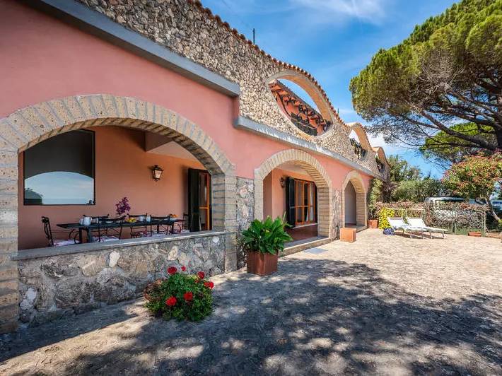 House 8 People in Porto Santo Stefano, Monte Argentario