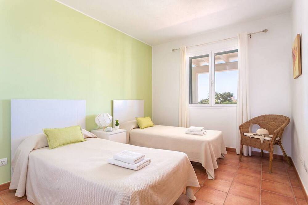 Villa Poppy. Private pool, Full Ac & Wifi, Menorca in Binissafuller, Sant Lluís