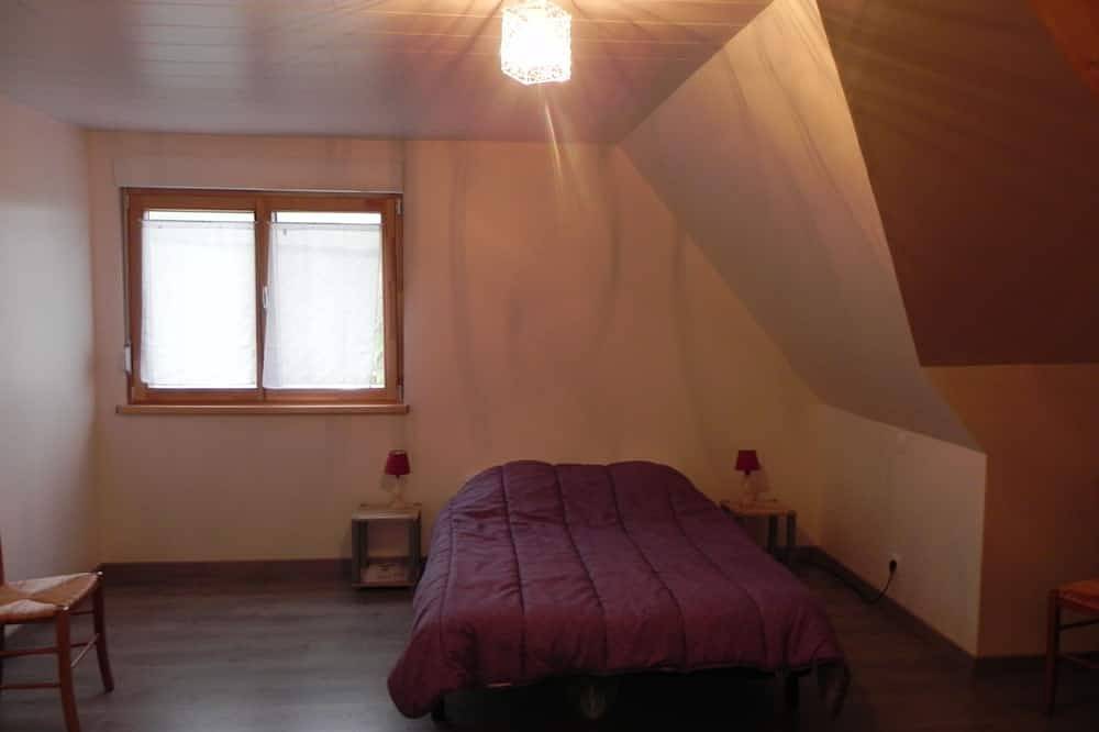 Ganze Wohnung, Ferienhaus im Weinberg in der Nähe der Weinstraße. in Hunawihr, Regionaler Naturpark Belchen der Vogesen