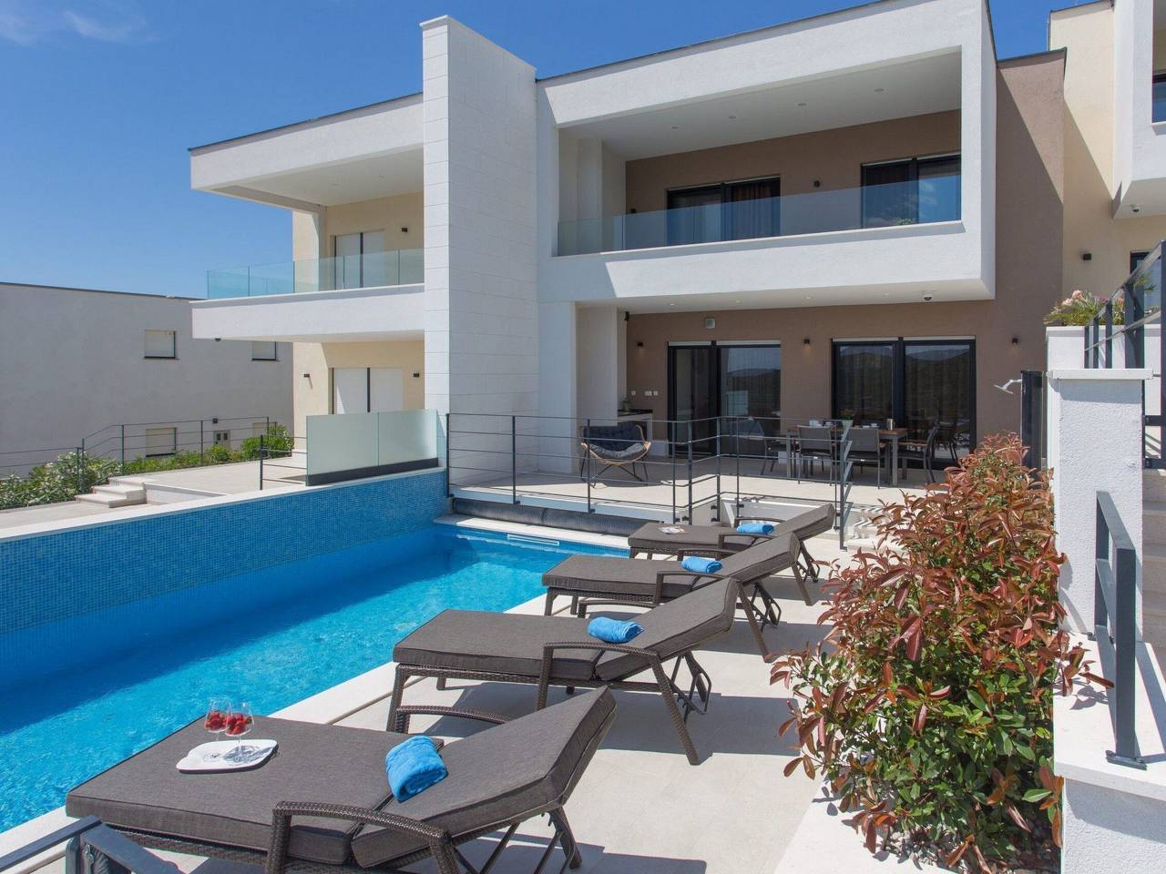 Ferienvilla "Orangenbaum" mit Blick auf das Wasser in Vinisce, Condado de Split-Dalmacia