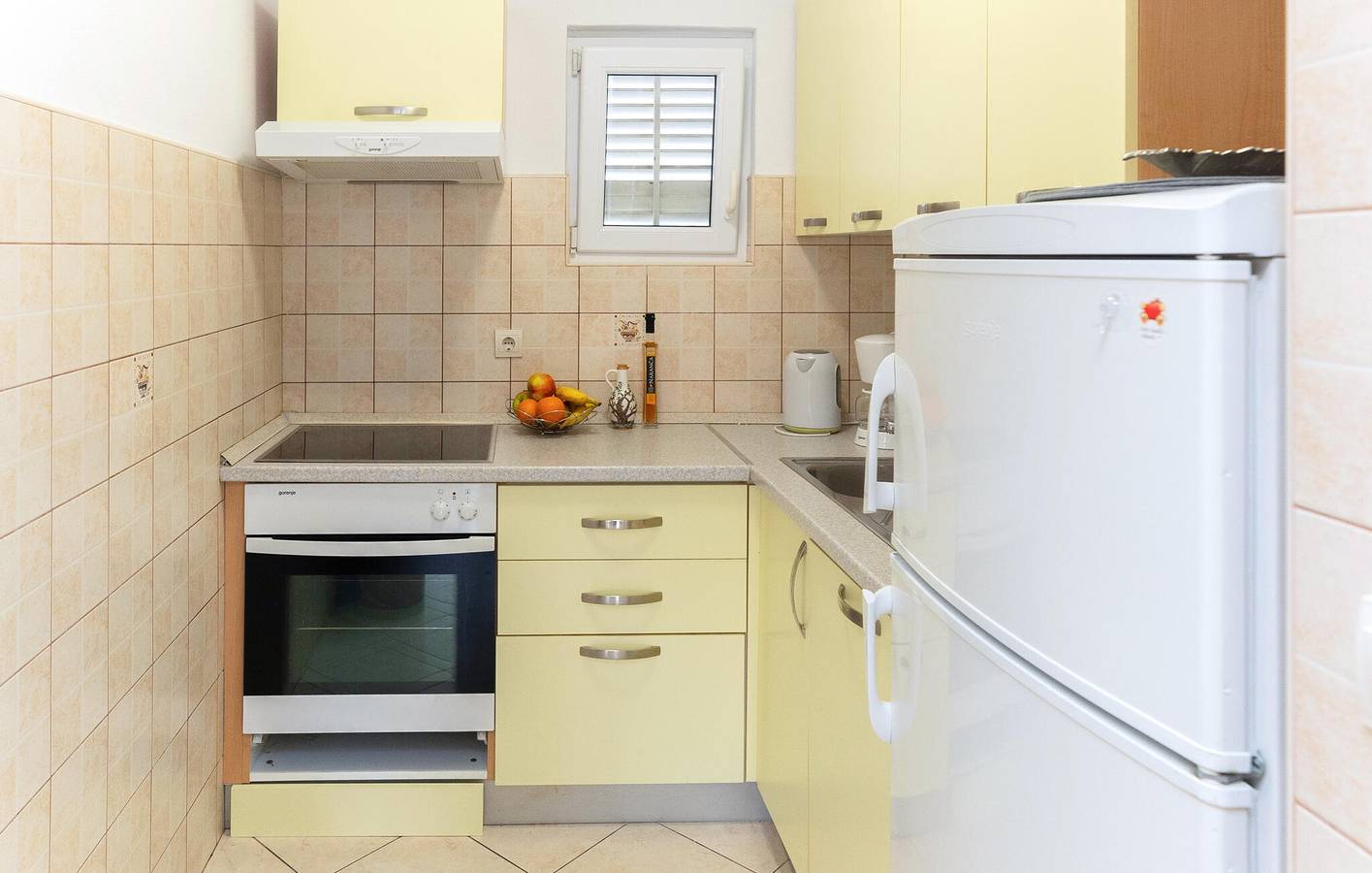 Appartement de vacances entier, Appartement avec vue sur la mer, terrasse, Wi-Fi et parking près de Makarska in Makarska, Makarska riviera