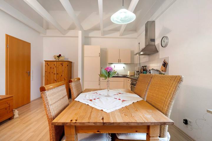 Ganze Wohnung, Ferienwohnung "Nordseekieker" mit Balkon in Badestrand Büsumer Deichhausen, Büsumer Deichhausen
