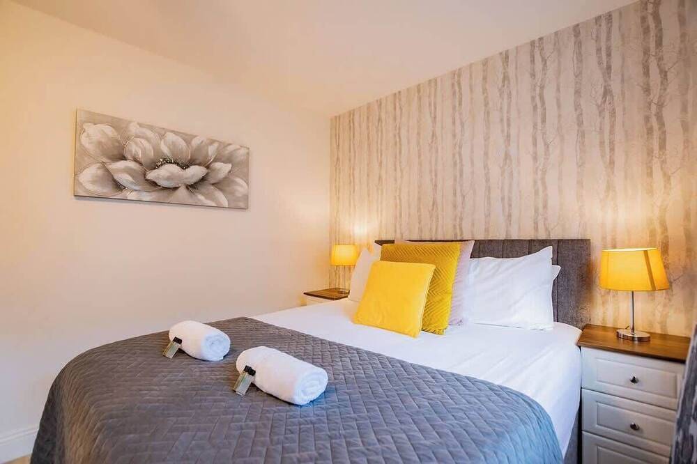 Entire apartment, Top of the Town No.2 (Optional Paid Parking in Eyre Square, Galway