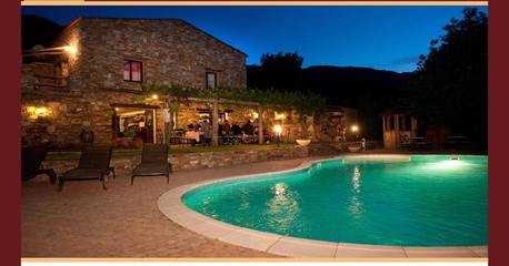 Chambre d’hôte pour 2 personnes, avec vue ainsi que jardin et piscine à Sisco