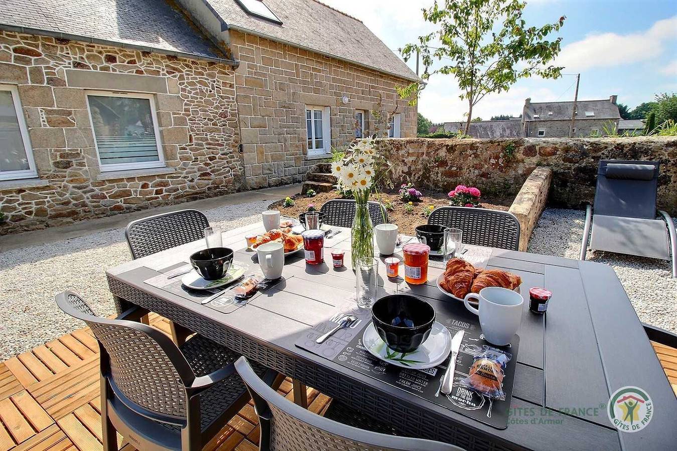 De tremaudan in Plestan, Région de Dinan