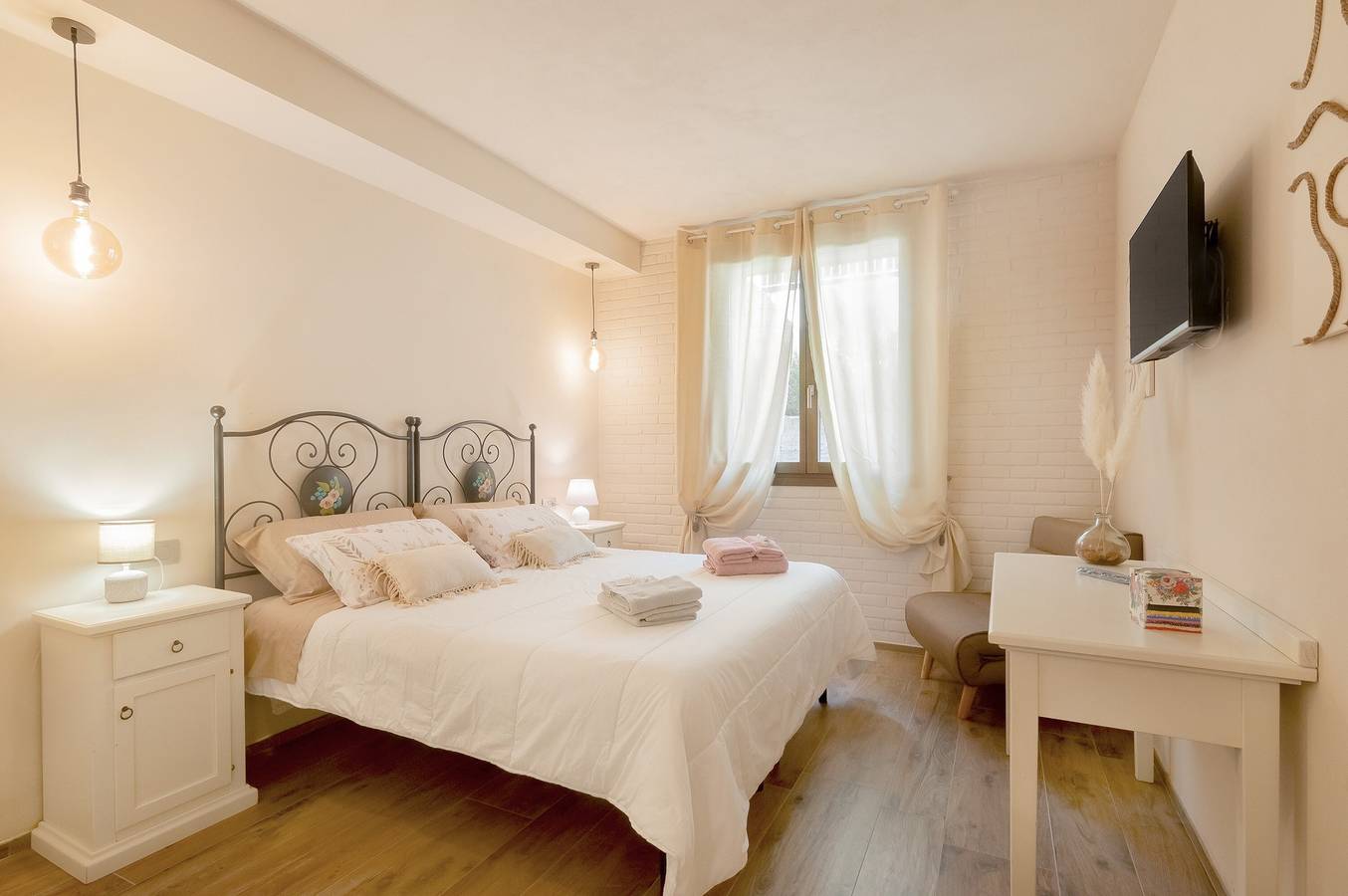 Ferienhaus 'Il Piccolo Borgo' mit Gemeinschaftspool, Wlan und Klimaanlage in Gorgognano, Certaldo