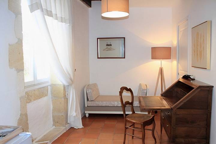 Location de vacances pour 3 personnes, avec jardin, animaux acceptés à Saint-Michel-de-Montaigne