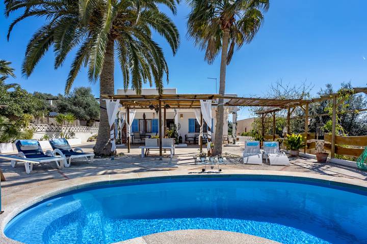 Finca für 4 Personen, mit Garten in Cala Llombards