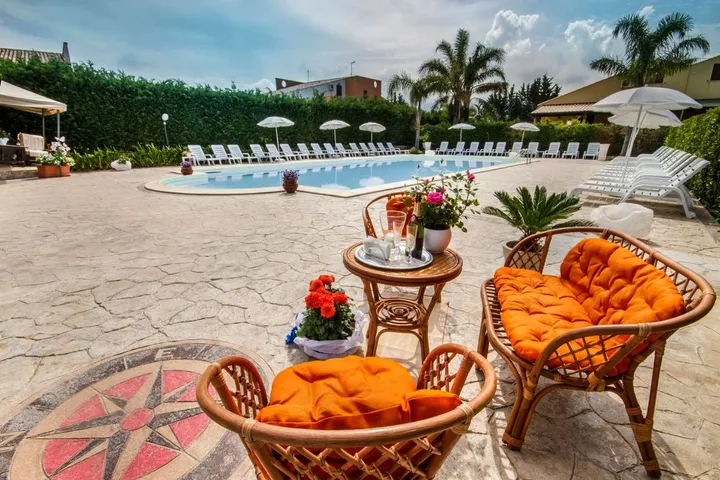 Casa de vacaciones para 8 personas, con piscina además de jacuzzi y jardín, Familias con niños - 1