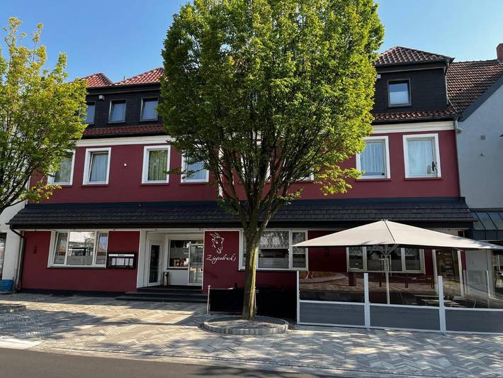 Hotel, mit Terrasse und Ausblick in Spenge
