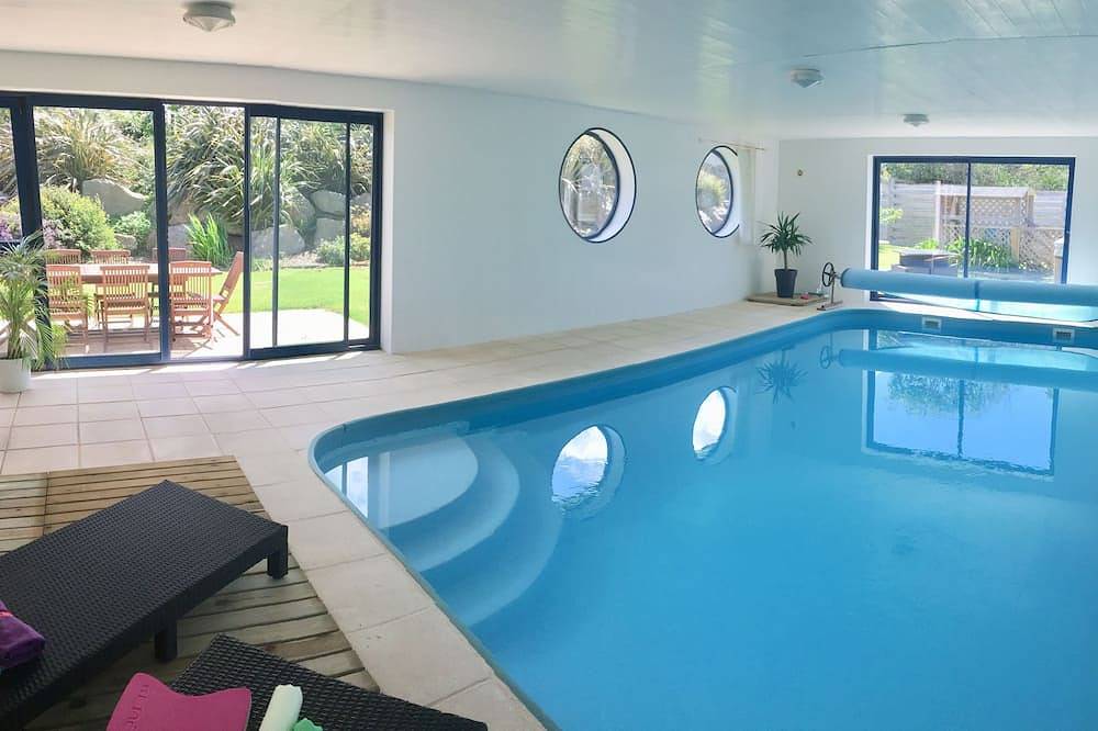 Villa 4 * piscina cubierta privada / Spa - Playa 200m in Plouescat, Côte des Légendes