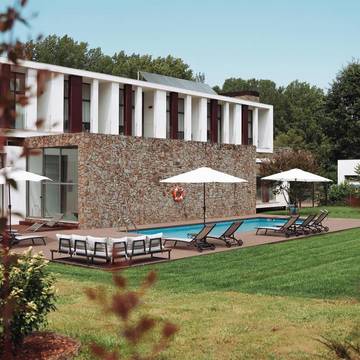 Hôtel pour 3 personnes, avec jacuzzi et piscine ainsi que sauna et jardin, adapté aux familles dans Miranda do Corvo