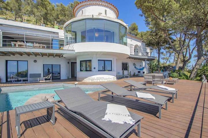 Villa pour 8 personnes, avec jardin et jacuzzi, animaux acceptés à Carqueiranne