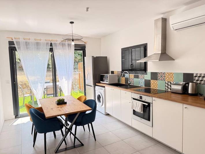 Location de vacances pour 4 personnes, avec piscine et vue ainsi que terrasse et jardin à Roquevaire - 4