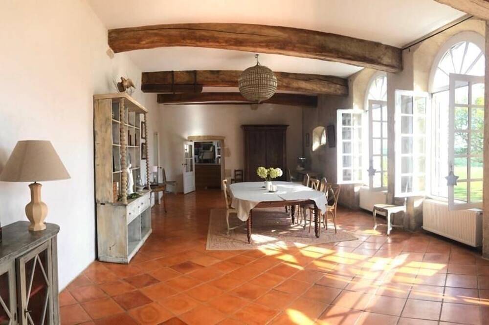 Orangery of a Bordeaux castle ideal for families! in Brouqueyran, Région de Langon
