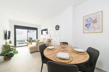 Casa rural para 4 personas, con terraza además de piscina y jardín en Pilar de la Horadada