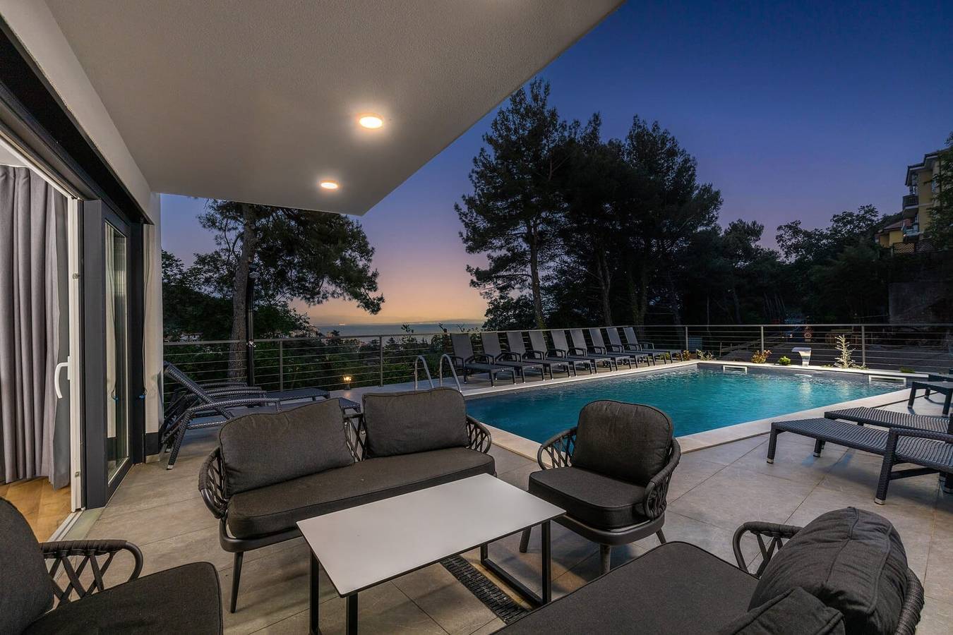 New! Villa with 6 Bedrooms and Heated Pool in Moscenicka Draga, Opatija Riviera