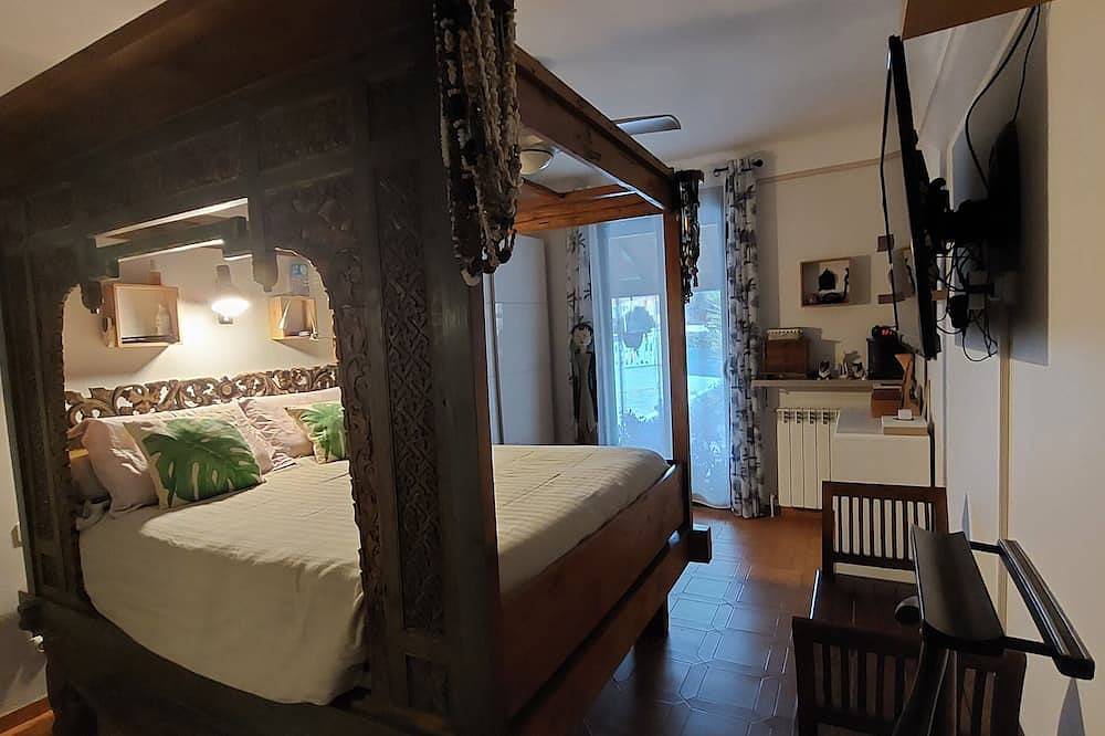 Air-conditioned 4-person house with garden and pool 10 minutes from the beach in Elna, Côte d'Améthyste