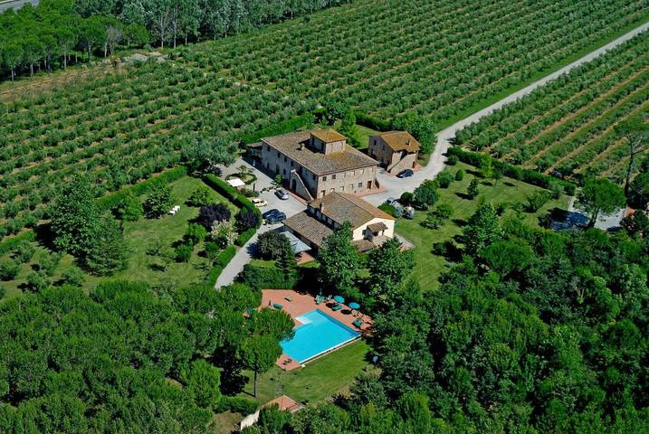 Agriturismo per 2 persone, con piscina e giardino a Terricciola